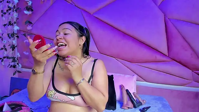  Violeta 18 online show from 10/17/25, 03:20