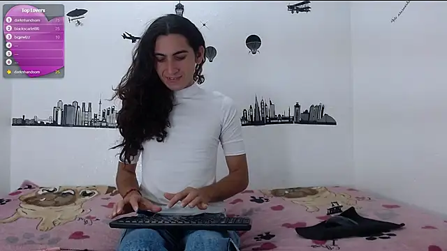 Snapshot of PITERVAGINA chatting on 03/04/25, 05:03 PITERVAGINA online show from 03/04/25, 05:03