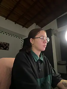 Snapshot of Camil_Lee chatting on 03/08/25, 01:17 Camil Lee online show from 03/08/25, 01:17