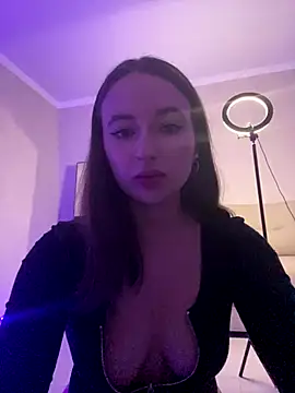 AlisaQSky online show from 10/12/25, 05:45