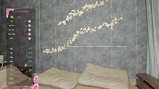 Snapshot of EvaTheHeart chatting on 11/15/25, 12:30 EvaTheHeart online show from 11/15/25, 12:30