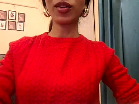 Snapshot of Queen_Ayeshaa chatting on 11/10/25, 06:40 Queen Ayeshaa online show from 11/10/25, 06:40