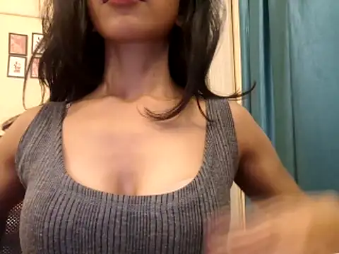 Snapshot of Queen_Ayeshaa chatting on 11/18/25, 06:34 Queen Ayeshaa online show from 11/18/25, 06:34