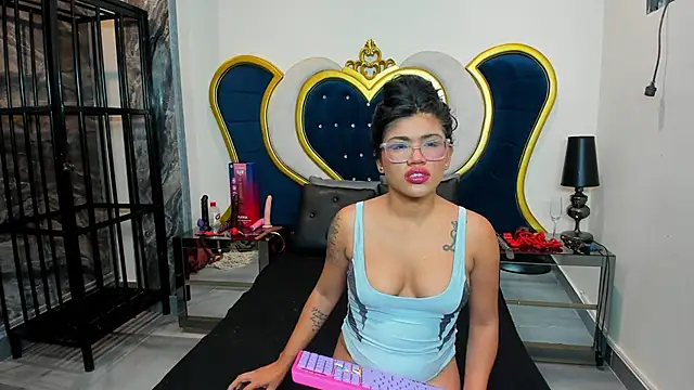 NovaMichel online show from 10/21/25, 11:22