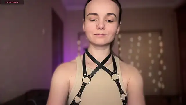 lanaloulou online show from 10/16/25, 07:48