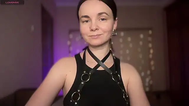 lanaloulou online show from 10/25/25, 10:26