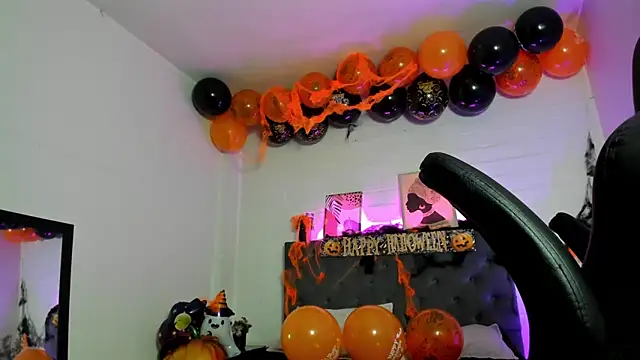 Ayliinn  online show from 10/26/25, 02:28