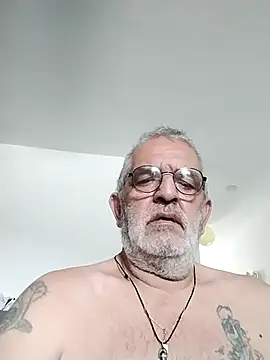 coolbrady17 online show from 09/13/25, 04:45