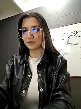 Isabella Varella online show from 03/15/25, 06:21