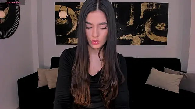 Snapshot of BellaClark1 chatting on 10/01/25, 03:45 BellaClark1 online show from 10/01/25, 03:45