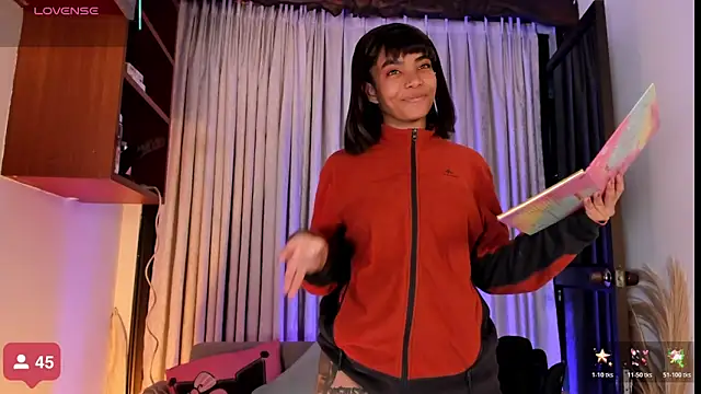 Snapshot of SarahLynn7 chatting on 11/03/25, 08:54 SarahLynn7 online show from 11/03/25, 08:54