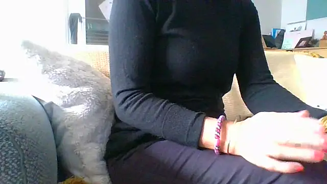 Valentinette online show from 11/17/25, 12:55