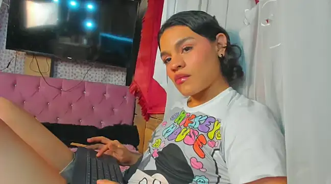 Moonroxe  online show from 03/04/25, 10:38