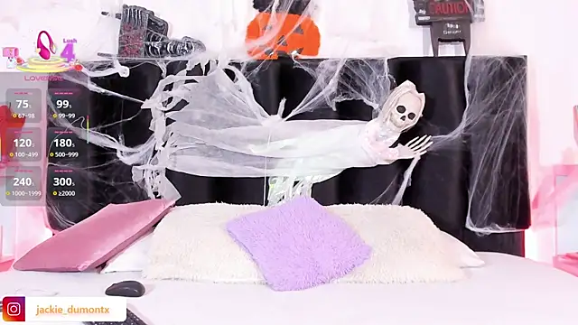 JackieDumont1 online show from 10/28/25, 06:54