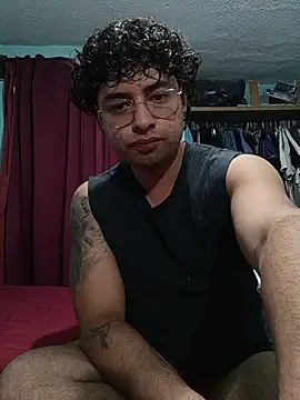 Snapshot of DocPepino chatting on 10/30/25, 04:58 DocPepino online show from 10/30/25, 04:58