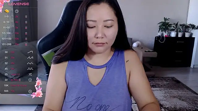 Snapshot of LisaAsianFlower chatting on 09/16/25, 05:41 LisaAsianFlower online show from 09/16/25, 05:41