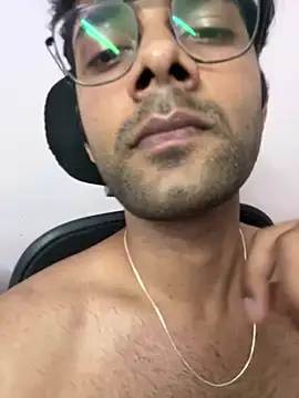 Snapshot of Aarush_1 chatting on 03/12/25, 08:52 Aarush 1 online show from 03/12/25, 08:52