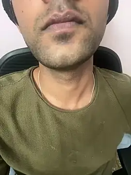 Snapshot of Aarush_1 chatting on 03/16/25, 09:26 Aarush 1 online show from 03/16/25, 09:26