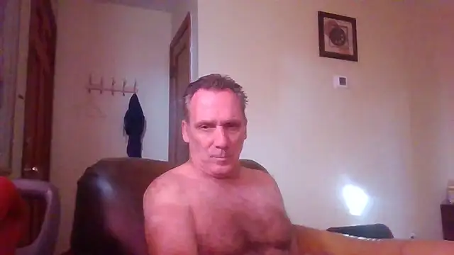Snapshot of HunkofRock chatting on 09/09/25, 01:10 HunkofRock online show from 09/09/25, 01:10