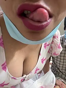 divya arora22 online show from 09/17/25, 06:09
