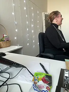 Snapshot of Juicy_PeachLux chatting on 03/07/25, 11:07 Juicy PeachLux online show from 03/07/25, 11:07