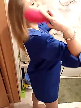 Snapshot of Juicy_PeachLux chatting on 03/08/25, 11:27 Juicy PeachLux online show from 03/08/25, 11:27