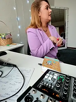 Snapshot of Juicy_PeachLux chatting on 03/14/25, 10:50 Juicy PeachLux online show from 03/14/25, 10:50