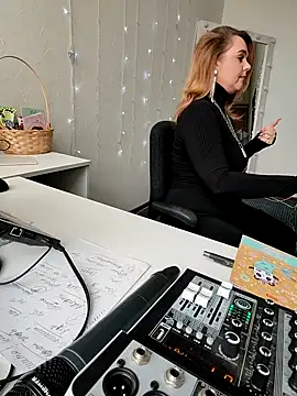 Snapshot of Juicy_PeachLux chatting on 03/15/25, 06:58 Juicy PeachLux online show from 03/15/25, 06:58