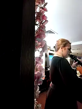 Snapshot of Juicy_PeachLux chatting on 03/22/25, 03:09 Juicy PeachLux online show from 03/22/25, 03:09