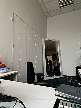 Snapshot of Juicy_PeachLux chatting on 09/10/25, 05:40 Juicy PeachLux online show from 09/10/25, 05:40