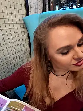 Snapshot of Juicy_PeachLux chatting on 09/12/25, 03:56 Juicy PeachLux online show from 09/12/25, 03:56