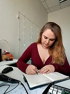 Snapshot of Juicy_PeachLux chatting on 09/14/25, 07:40 Juicy PeachLux online show from 09/14/25, 07:40