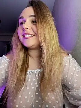 Snapshot of Juicy_PeachLux chatting on 09/30/25, 02:44 Juicy PeachLux online show from 09/30/25, 02:44