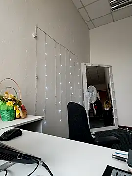 Snapshot of Juicy_PeachLux chatting on 10/02/25, 07:48 Juicy PeachLux online show from 10/02/25, 07:48