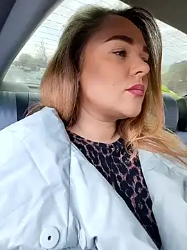 Snapshot of Juicy_PeachLux chatting on 10/18/25, 08:37 Juicy PeachLux online show from 10/18/25, 08:37