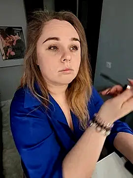 Snapshot of Juicy_PeachLux chatting on 11/13/25, 06:12 Juicy PeachLux online show from 11/13/25, 06:12