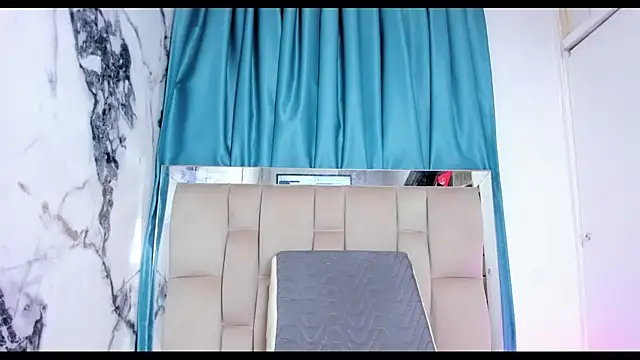 Snapshot of AvaX_777 chatting on 11/11/25, 12:38 AvaX 777 online show from 11/11/25, 12:38