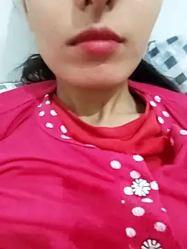 Snapshot of saraaxx1 chatting on 11/13/25, 09:19 saraaxx1 online show from 11/13/25, 09:19