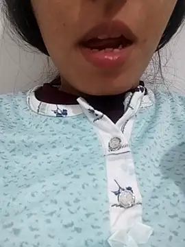 Snapshot of saraaxx1 chatting on 11/17/25, 10:10 saraaxx1 online show from 11/17/25, 10:10