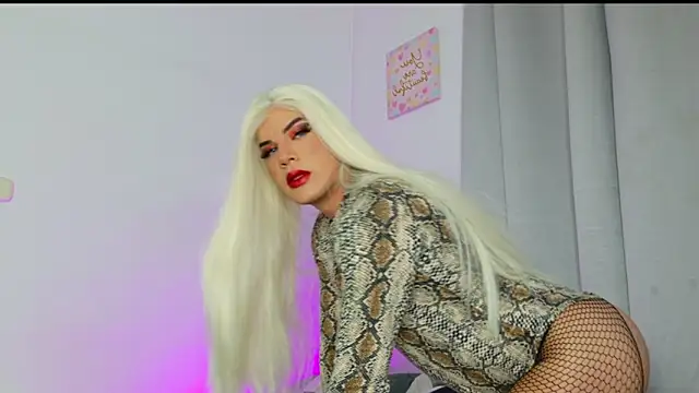 isahilton1 online show from 03/11/25, 11:23