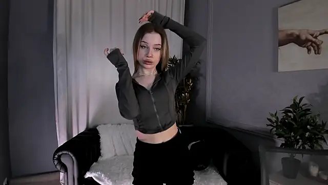 Snapshot of Heydoraa_ chatting on 03/06/25, 04:30 Heydoraa online show from 03/06/25, 04:30