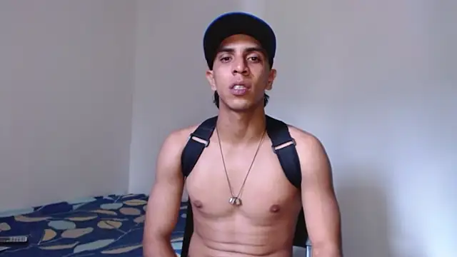 Monkey uchiha777 online show from 11/17/25, 04:13