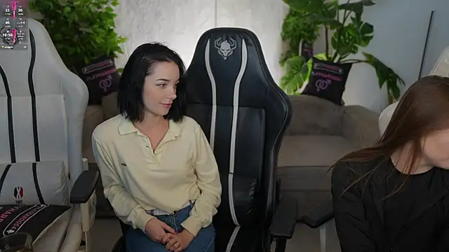 Snapshot of Billie054 chatting on 11/17/25, 07:58 Billie054 online show from 11/17/25, 07:58