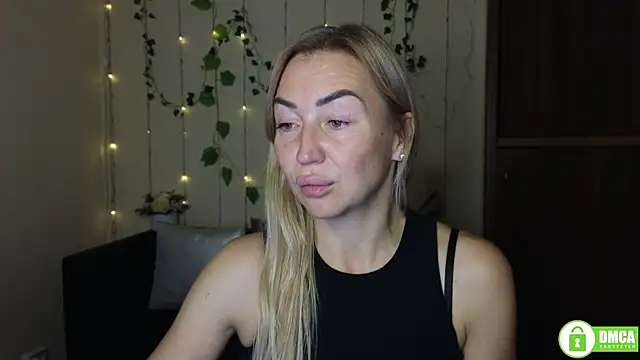 Snapshot of Kiss_julli88I chatting on 10/10/25, 05:23 Kiss julli88I online show from 10/10/25, 05:23