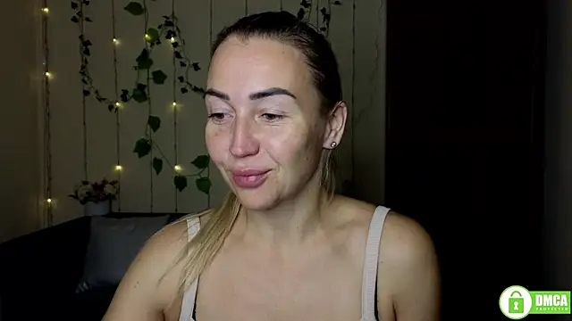 Snapshot of Kiss_julli88I chatting on 10/20/25, 05:24 Kiss julli88I online show from 10/20/25, 05:24