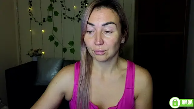 Snapshot of Kiss_julli88I chatting on 11/17/25, 06:24 Kiss julli88I online show from 11/17/25, 06:24