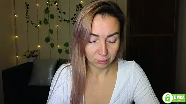 Snapshot of Kiss_julli88I chatting on 11/18/25, 06:23 Kiss julli88I online show from 11/18/25, 06:23