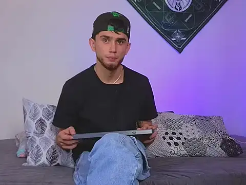 samevansx  online show from 10/01/25, 07:20