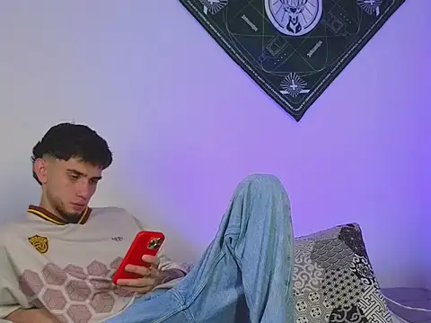 samevansx  online show from 10/04/25, 01:09