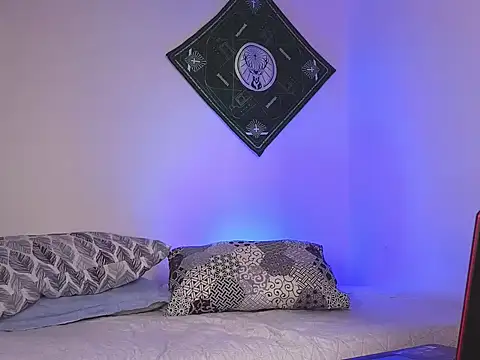 samevansx  online show from 11/11/25, 04:40